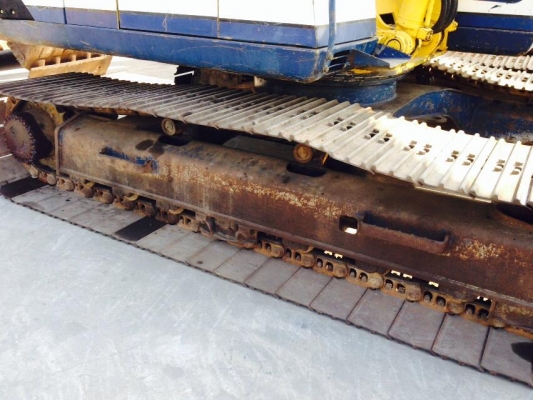 SK120mark3 นำเข้าจากญี่ปุ่นไม่เคยใช้งานในไทย เดิมๆทุกอย่างเปลี่ยนบุ้งกี๋ใหม่แล้ว  ราคา 1,400,000บาท พร้อมใบอินวอย  ชั่วโมง : 1220.1 เครื่องยนต์ : 4BD1T เลขซีเรียล :02213 สภาพ : พร้อมลุยงาน ราคา :1,400,000 บาท พร้อมเอกสารใบอินวอย