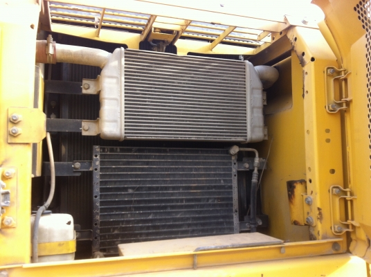 ขายรถแบคโฮ KOMATSU PC-200-7 ปี.2005 รถบางกอก 10995 ช.ม สภาพสวย เล่มทะเบียน จัดแน้นร์ได้ ราคา 1650000 สนใจโทร