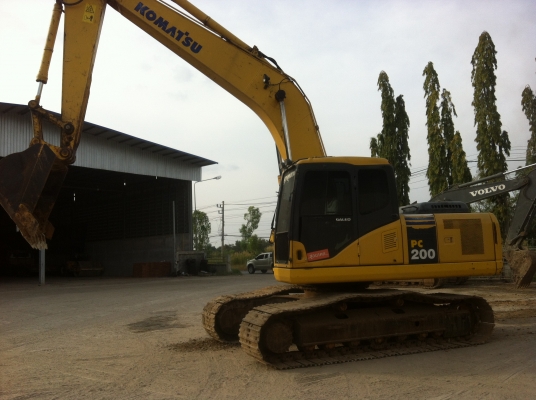 ขายรถแบคโฮ KOMATSU PC-200-7 ปี.2005 รถบางกอก 10995 ช.ม สภาพสวย เล่มทะเบียน จัดแน้นร์ได้ ราคา 1650000 สนใจโทร