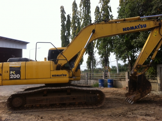 ขายรถแบคโฮ KOMATSU PC-200-7 ปี.2005 รถบางกอก 10995 ช.ม สภาพสวย เล่มทะเบียน จัดแน้นร์ได้ ราคา 1650000 สนใจโทร