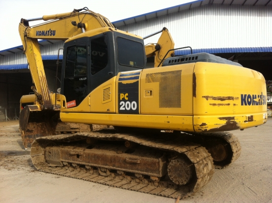 ขายรถแบคโฮ KOMATSU PC-200-7 ปี.2005 รถบางกอก 10995 ช.ม สภาพสวย เล่มทะเบียน จัดแน้นร์ได้ ราคา 1650000 สนใจโทร