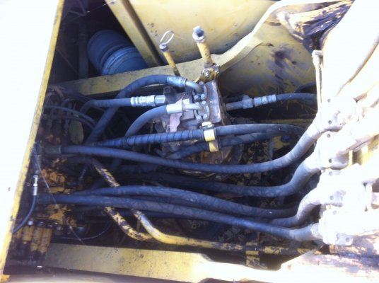 ขายรถแบคโฮ KOMATSU PC-200-7 ปี.2005 รถบางกอก 10995 ช.ม สภาพสวย เล่มทะเบียน จัดแน้นร์ได้ ราคา 1650000 สนใจโทร