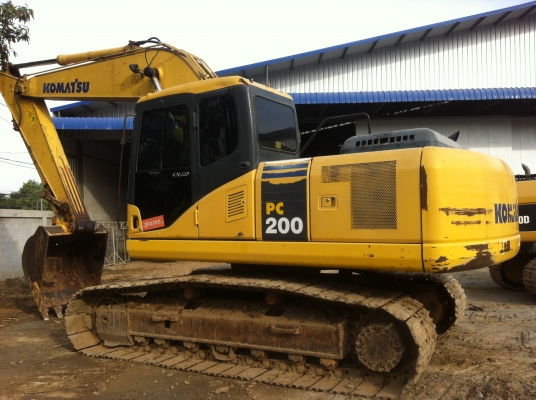 ขายรถแบคโฮ KOMATSU PC-200-7 ปี.2005 รถบางกอก 10995 ช.ม สภาพสวย เล่มทะเบียน จัดแน้นร์ได้ ราคา 1650000 สนใจโทร