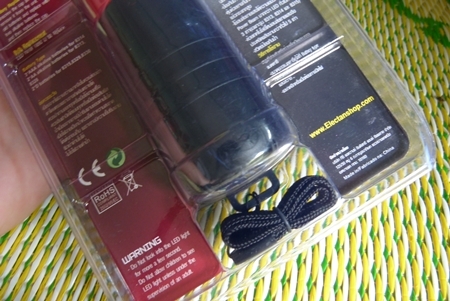 ไฟฉาย  LED  7 ดวง     เป็น อลูมิเนี่ยม