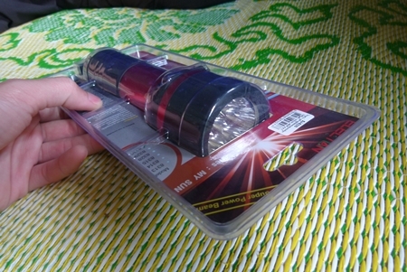 ไฟฉาย  LED  7 ดวง     เป็น อลูมิเนี่ยม