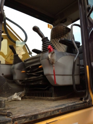 KOMATSU  PC210LC เท่ากับ200 7 รถนำเข้าจากญี่ปุ่น เชคนอก พร้อมลุยงาน อินวอย ราคา 2,400,000 บาท