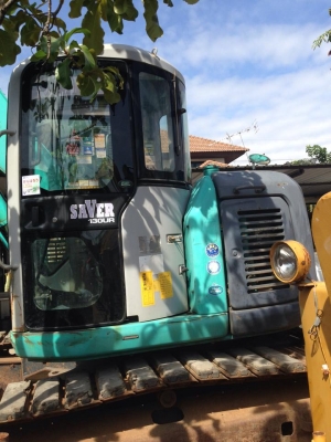 รถขุด : KOBELCO SK 130LR Mark6 รถเก่าญี่ปุ่นไม่เคยใช้งานในไทย เครื่องยนต์ : 4BG1-18470 เลขซีเรียล :YXD401783 สภาพ : 90\% พร้อมลุยงาน ราคา :1,300,000 บาท พร้อมเอกสารใบอินวอย