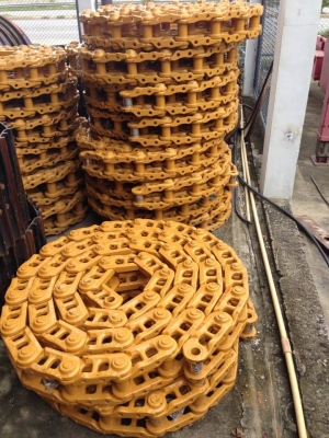 อะไหล่โซ่แทรค Track link โซ่เปล่า PC100 1 2 3 ราคา 55,000 บาท ของพร้อมส่งค่ะ อะไหล่โซ่แทรค Track link โซ่เปล่า PC100 1 2 3 ราคา 55,000 บาท ของพร้อมส่งค่ะ