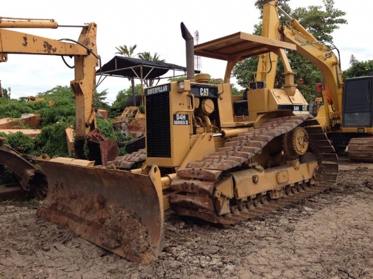 ขายรถใน CAT D4H  ราคา 850,000(ราคาคุยได้อีก)