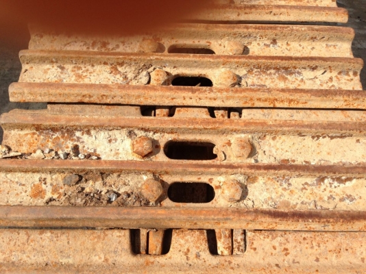 ขายรถนอกนำเข้าจากญี่ปุ่น KOBELCO SK200 มาร์ค 3  รถนำเข้าจากญี่ปุ่น  ไม่เคยผ่านการใช้งานในประเทศไทย สภาพพร้อมใช้  ราคา 1,600,000บาท ทดลองขับก่อนได้