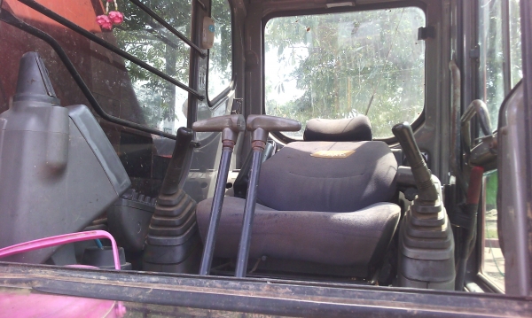 ขายด่วนรถแบคโฮHITACHIZAXIS-200-1รถออกห้างมือเดียว