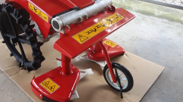 รถตัดหญ้า นำเข้าจากญี่ปุ่น (รถใหม่ครับ)