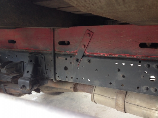 ISUZU NPR หัวน้ำเงิน ปี 2548 เครื่องยูโรทู 130 แรงเทอร์โบ พวงมาลัยเพาเวอร์  ยาว 4.30 เมตร