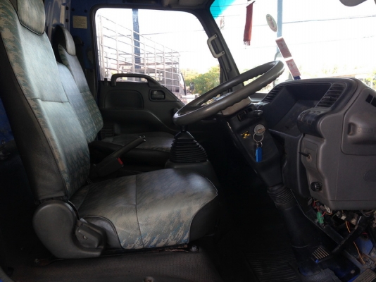 ISUZU NPR หัวน้ำเงิน ปี 2548 เครื่องยูโรทู 130 แรงเทอร์โบ พวงมาลัยเพาเวอร์  ยาว 4.30 เมตร