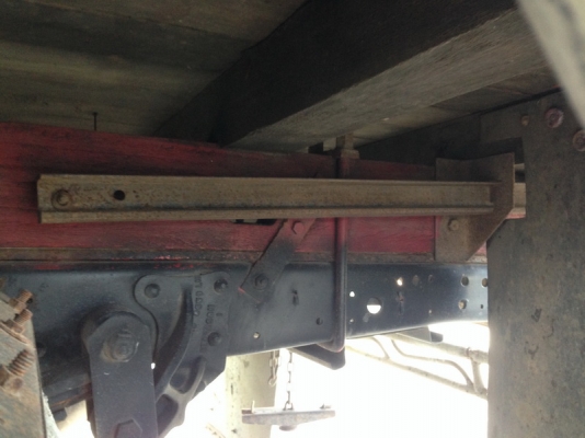 ISUZU NPR หัวน้ำเงิน ปี 2548 เครื่องยูโรทู 130 แรงเทอร์โบ พวงมาลัยเพาเวอร์  ยาว 4.30 เมตร