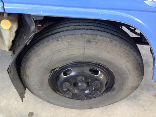 ISUZU NPR หัวน้ำเงิน ปี 2548 เครื่องยูโรทู 130 แรงเทอร์โบ พวงมาลัยเพาเวอร์  ยาว 4.30 เมตร