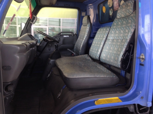 ISUZU NPR หัวน้ำเงิน ปี 2548 เครื่องยูโรทู 130 แรงเทอร์โบ พวงมาลัยเพาเวอร์  ยาว 4.30 เมตร