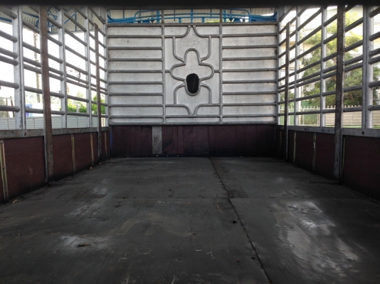 ISUZU NPR หัวน้ำเงิน ปี 2548 เครื่องยูโรทู 130 แรงเทอร์โบ พวงมาลัยเพาเวอร์  ยาว 4.30 เมตร