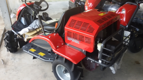 รถตัดหญ้านั่งขับ นำเข้าจากญี่ปุ่น (รถใหม่ครับ)