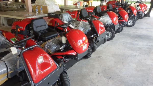 รถตัดหญ้านั่งขับ นำเข้าจากญี่ปุ่น (รถใหม่ครับ)