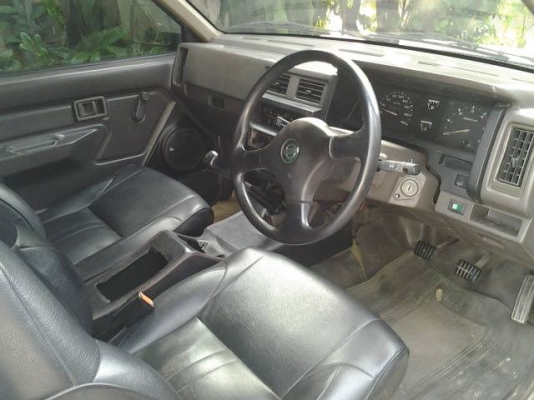 Nissan BigM เครื่อง 2500cc. ฝาแดง