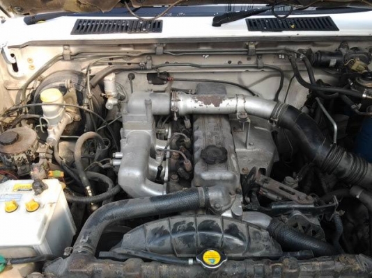 Nissan BigM เครื่อง 2500cc. ฝาแดง