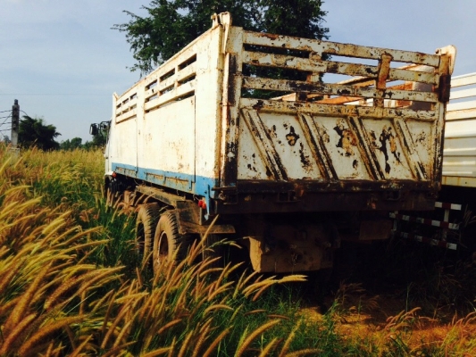 ขายด่วนรถสิบล้อHINOMAGAเครือง260แรงม้าปี47ดั้มสามมิตร