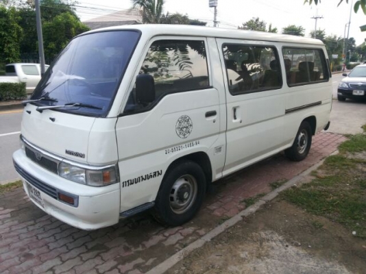 URVAN มือเดียว เบนซิน โรงงาน ใช้น้อยมาก