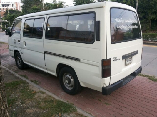 URVAN มือเดียว เบนซิน โรงงาน ใช้น้อยมาก