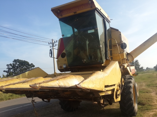รถเกี่ยวข้าวโพด  New holland 8070
