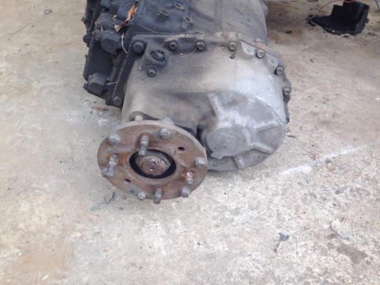 ขายเครื่องขมิ้นใช้แก๊สพร้อมเกียร์เป็นของฮีโน่และกลองอากาสยกชุดเครื่องพังลูซูบติดหนึ่งตัวcummin 330hp รุ่น l-trane