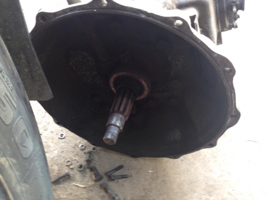 ขายเครื่องขมิ้นใช้แก๊สพร้อมเกียร์เป็นของฮีโน่และกลองอากาสยกชุดเครื่องพังลูซูบติดหนึ่งตัวcummin 330hp รุ่น l-trane