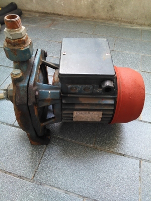 ปั๊มน้ำ 1 นิ้ว อิตาลี่ 1 แรง พร้อมใช้งานคับ