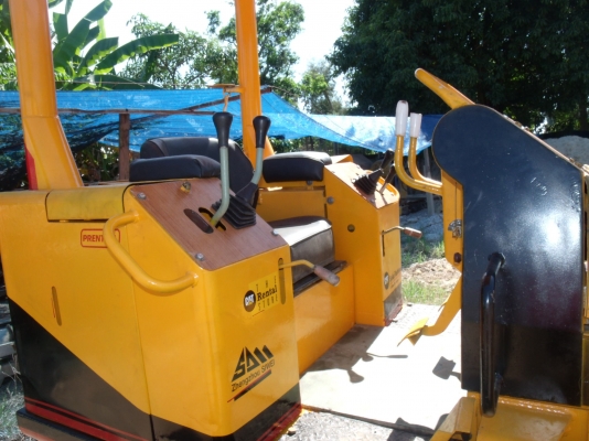 แทรคเตอร์ cat d2cx