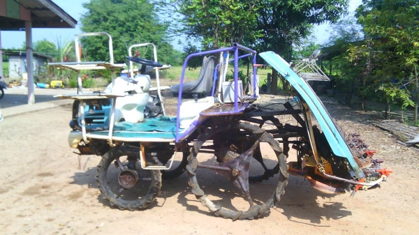 ขายเครื่อง อาที-อีที-ยันม้า-โครงรถหลายยีฮ้อ  สภาพพร้อมใช้งานราคาเป็นกันเอง