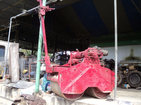 รถบดอัดพื้นทางแบบเดินตาม