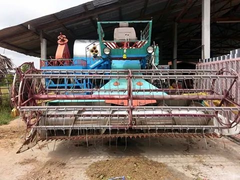 ขายรถเกี่ยวข้าวรองกระสอบ เครื่อง195แรง HO7D ปั้ม22ไดกิ้น เครื่องดี ช่วงล่างแน่น สภาพพร้อมใช้งาน สนใจโทร 090-8588220คุณนะ ID:narong498 หรือ www.truck.in.th/498