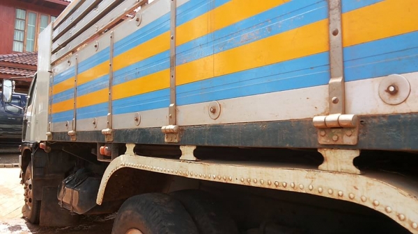 **1,300,000 บ.ต่อรอง**ขาย10ล้อ2เพลาดั้ม HINO FM3M-240HP FM3MNKD M10C-240แรงปี45 เครื่องเดิมเกียร์เดิม แน่น แห้ง แรงดี ไม่เยิ้ม เกียร์ดีไม่หลุดไม่หอน ช่วงล่างเดิม สโลวเดิม คัสซีดี ไม่ปะไม่ดาม กระบะดั้มเนียมสภาพดี พื้นดีข้างดีไม่ผุ ไม่โก่ง หัวเก๋งเดิม ภายใน **1,300,000 บ.ต่อรอง**ขาย10ล้อ2เพลาดั้ม HINO FM3M-240HP FM3MNKD M10C-240แรงปี45 เครื่องเดิมเกียร์เดิม แน่น แห้ง แรงดี ไม่เยิ้ม เกียร์ดีไม่หลุดไม่หอน ช่วงล่างเดิม สโลวเดิม คัสซีดี ไม่ปะไม่ดาม กระบะดั้มเนียมสภาพดี พื้นดีข้างดีไม่ผุ ไม่โก่ง หัวเก๋งเดิม ภายใน