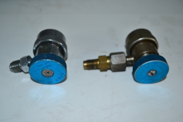 หัวเติมนำ้ยาแอร์รถยนต์ด้านความดันต่ำขายรวม2ตัว