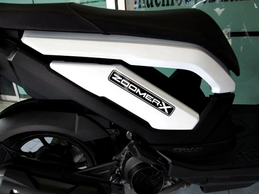 ZOOMER สีขาว สวยสะอาด เป็นที่นิยม รถเดือน กรกฏาคม. ปี 56 ไมล์ 4826 โล  แถม 3 รายการ 37900