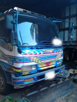 **980,000 บ.ต่อรอง**ขาย6ล้อดั้มดิน5คิว ISUZU DECA FRR 6HH1-210HP เครื่องแห้งๆแน่นๆ แรงดี เกียร์ดีไม่หลุด ช่วงล่างFหน้า-หลัง คัสซีสวย ไม่ปะไม่ดาม กระบะดั้มเหล็ก5ตัน"สงวนศักดิ์"3.60ม.ยิงหน้า สภาพดีพื้นดีข้างดีไม่ผุ หัวเก๋งสวย ภายในสวยคอนโซลครบ พ.พ