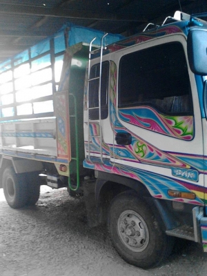 **980,000 บ.ต่อรอง**ขาย6ล้อดั้มดิน5คิว ISUZU DECA FRR 6HH1-210HP เครื่องแห้งๆแน่นๆ แรงดี เกียร์ดีไม่หลุด ช่วงล่างFหน้า-หลัง คัสซีสวย ไม่ปะไม่ดาม กระบะดั้มเหล็ก5ตัน"สงวนศักดิ์"3.60ม.ยิงหน้า สภาพดีพื้นดีข้างดีไม่ผุ หัวเก๋งสวย ภายในสวยคอนโซลครบ พ.พ