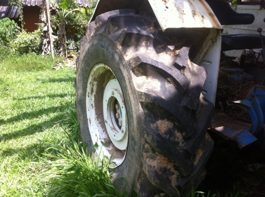 รถไถFORD 6600 เครื่องT3 สภาพดี พร้อมใช้ มีจาน3 จาน7..ไม่มีดันหน้า...