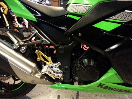 New!!--kawasaki ninja250 ปี2013 เลขไมล์ 14,xxx รถพร้อมใช้เอกสารครบ รถมือเดียว!!