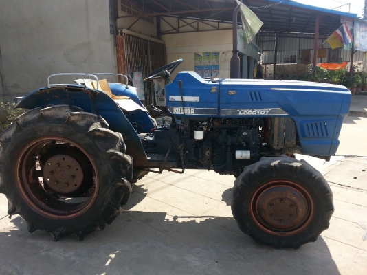 คูโบต้า L2601 4wd 2 เพลาใช้งานได้เลยครับ