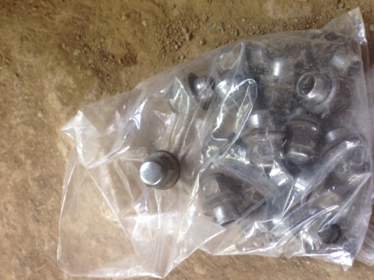 ขาย แม็กเดิม3ห่วง พร้อมยาง แถมน็อตเดิมให้ไป ราคา2,000฿ 0855155980