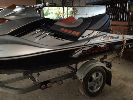 เจ็สสกีซีโด้ 255 RXT 1 ลำ สีเทา