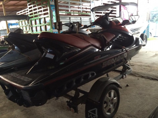 เจ็สสกีซีโด้ 255 RXT 1 ลำ สีเทา