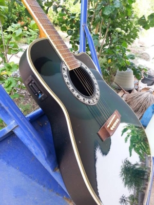 กีต้าร์ โปร่งไฟฟ้า Barclay