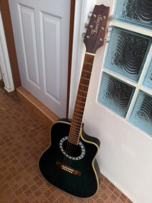 กีต้าร์ โปร่งไฟฟ้า Barclay